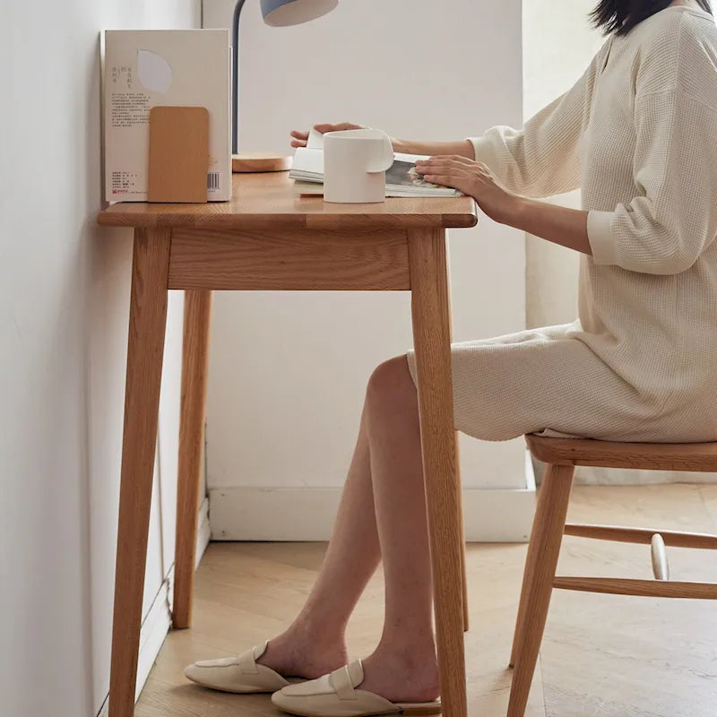 Bureau compact en chêne avec 2 tiroirs et coins arrondis, finition naturelle