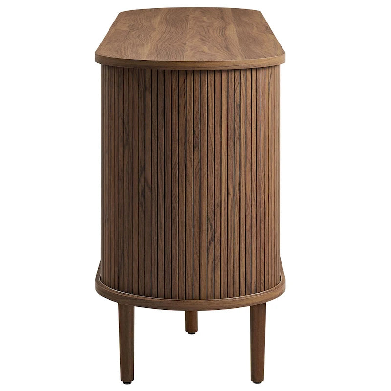 Buffet ovale cannelé en noyer avec portes coulissantes – Style Mid-Century Modern