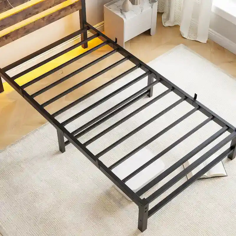Cadre de lit double en métal avec tête de lit en bois, lumières RVB et chargeur USB, beige marron