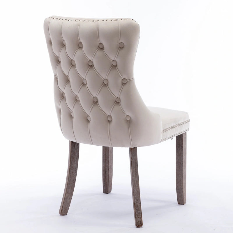 Chaise de salle à manger capitonnée en velours avec dossier à oreilles et clous décoratifs