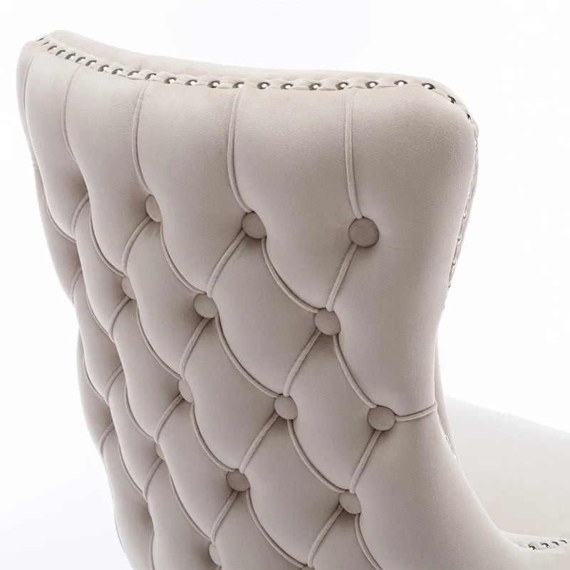 Chaise de salle à manger capitonnée en velours avec dossier à oreilles et clous décoratifs