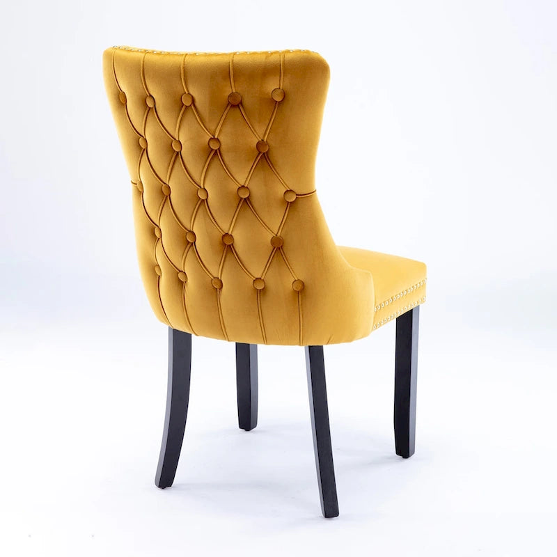 Chaise de salle à manger capitonnée en velours avec dossier à oreilles et clous décoratifs