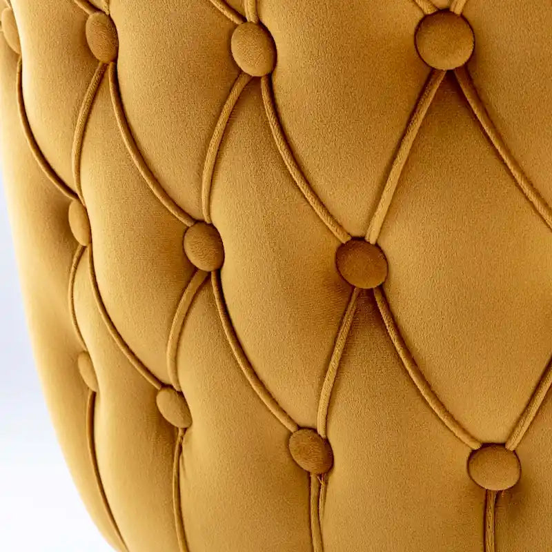 Chaise de salle à manger capitonnée en velours avec dossier à oreilles et clous décoratifs
