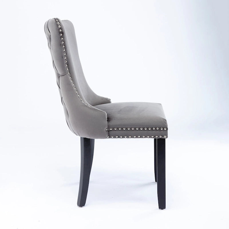 Chaise de salle à manger capitonnée en velours avec dossier à oreilles et clous décoratifs