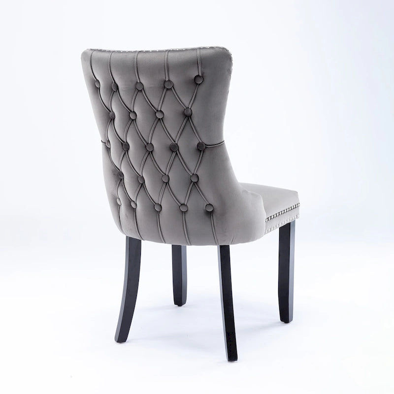 Chaise de salle à manger capitonnée en velours avec dossier à oreilles et clous décoratifs