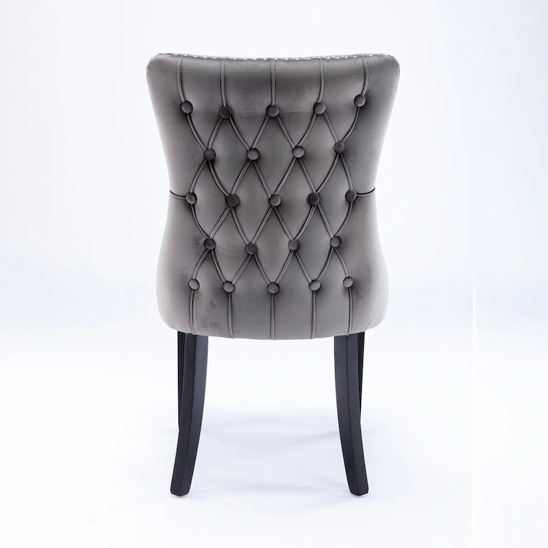 Chaise de salle à manger capitonnée en velours avec dossier à oreilles et clous décoratifs
