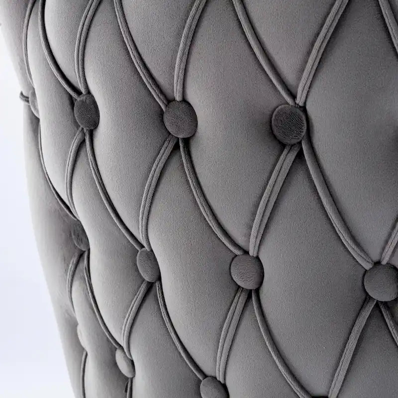 Chaise de salle à manger capitonnée en velours avec dossier à oreilles et clous décoratifs