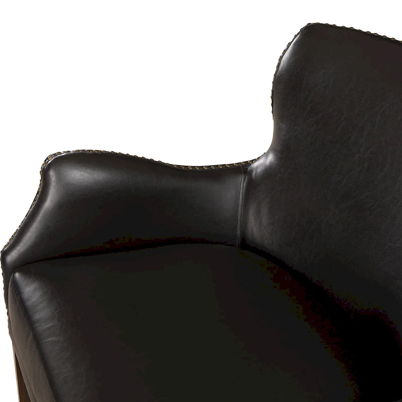 Fauteuil d'appoint à accoudoirs inclinés et pieds hauts en similicuir avec garniture cloutée, marron foncé