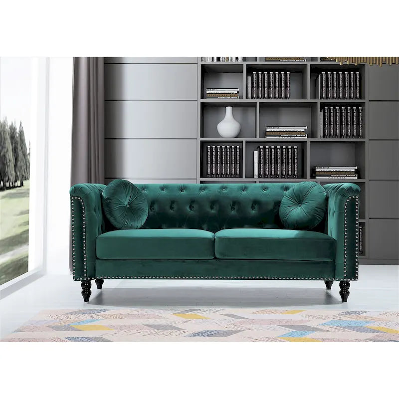 Canapé Chesterfield classique capitonné en velours clouté avec coussin décoratif