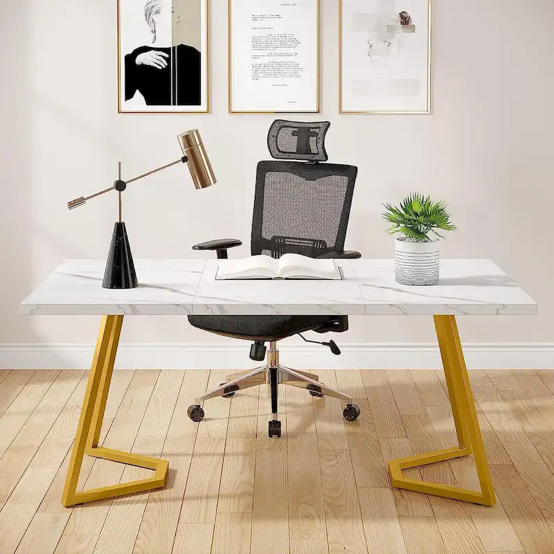 Bureau moderne en marbre blanc avec pieds en métal doré