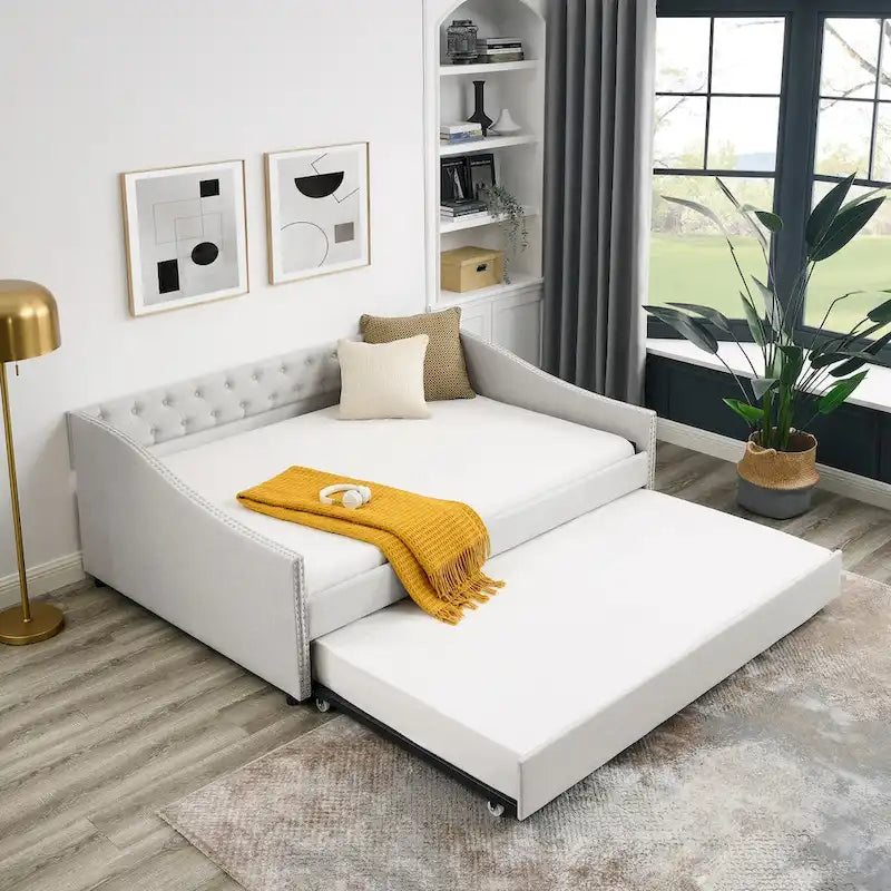 Lit de repos tapissé capitonné avec dossier capitonné à boutons et garniture cloutée, Gris et Beige